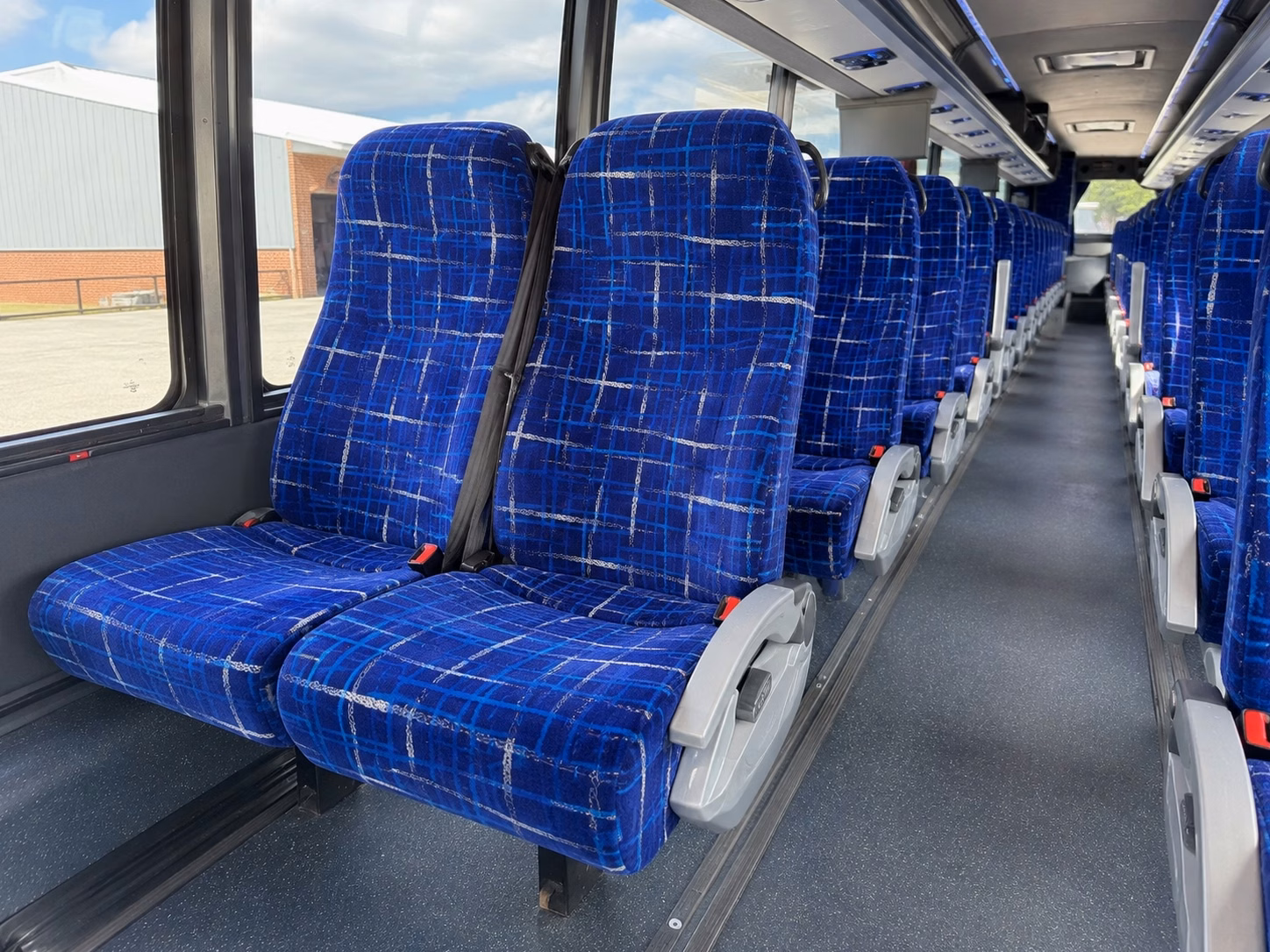 shuttle buses for irvine wedding venue transfers between ceremony and reception